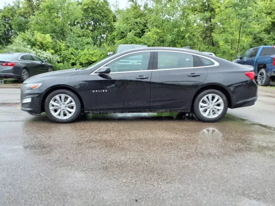 2025 Chevrolet Malibu 1LT photo 1