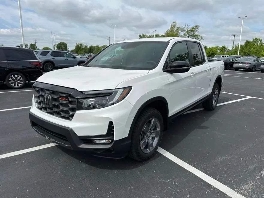 2025 Honda Ridgeline TrailSport photo 1