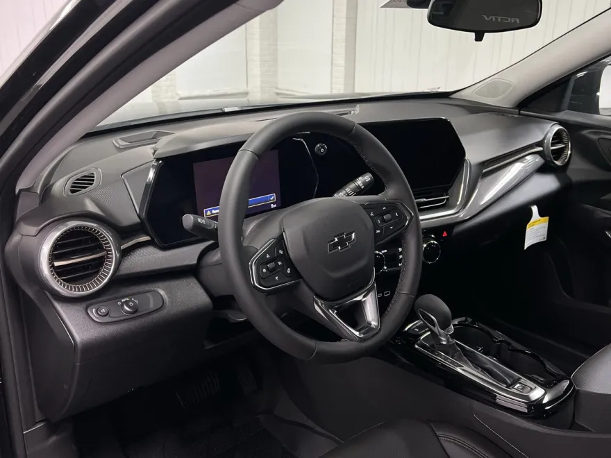 2025 Chevrolet Trax ACTIV photo 1