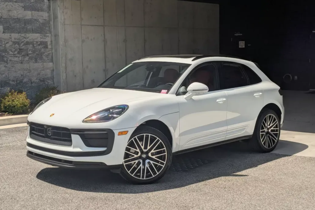 2025 Porsche Macan S photo 1