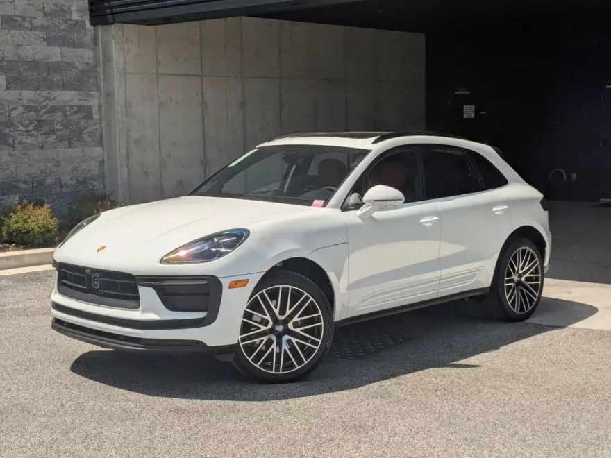 2025 Porsche Macan S photo 1
