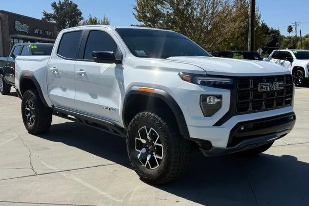 2023 Gmc Canyon AT4X photo 1