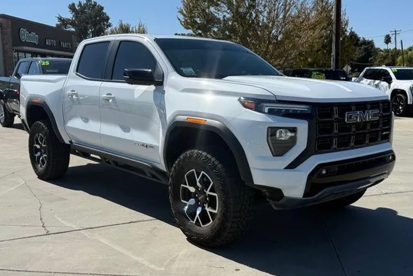 2023 Gmc Canyon AT4X photo 1