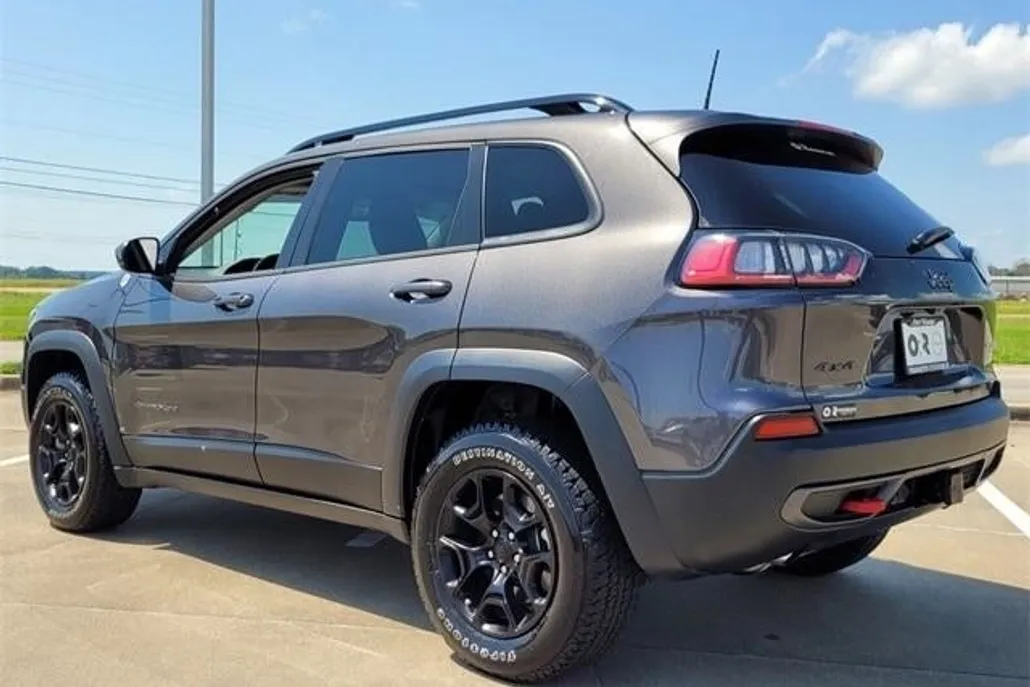 2022 Jeep Cherokee Trailhawk photo 1