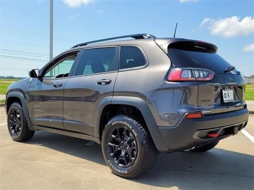 2022 Jeep Cherokee Trailhawk photo 1