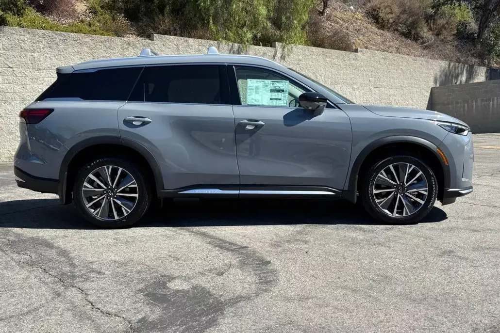 2026 Infiniti QX60 Luxe photo 1
