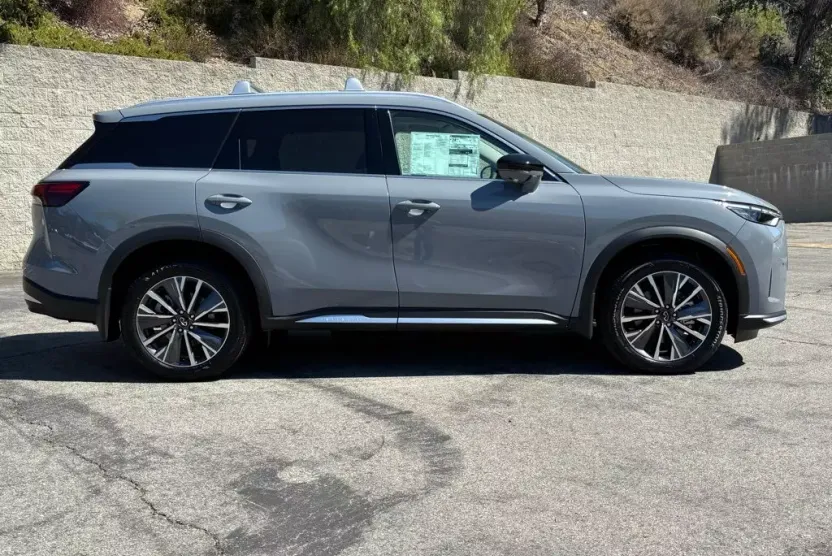 2026 Infiniti QX60 Luxe photo 1