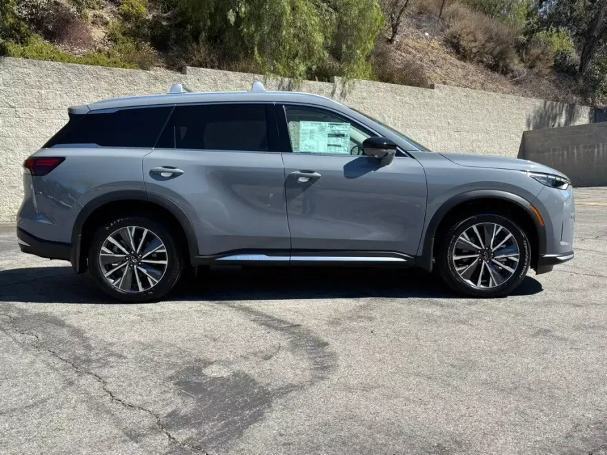2026 Infiniti QX60 Luxe photo 1