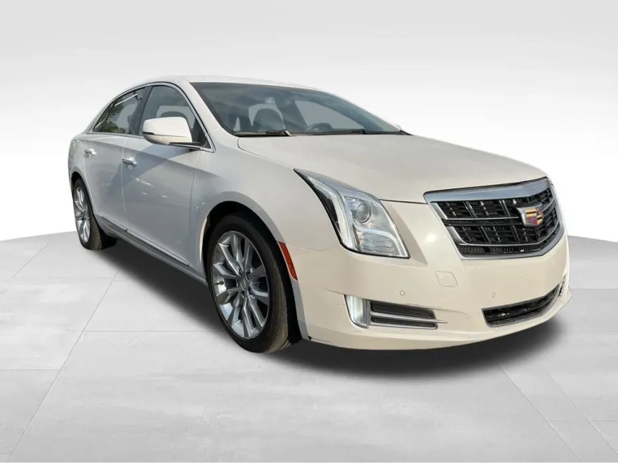 2017 Cadillac XTS Luxury photo 1
