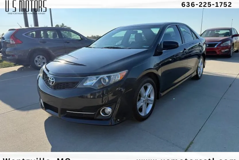 2012 Toyota Camry L photo 1
