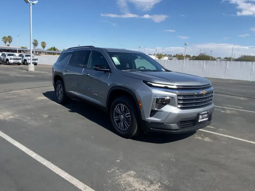 2026 Chevrolet Traverse photo 1