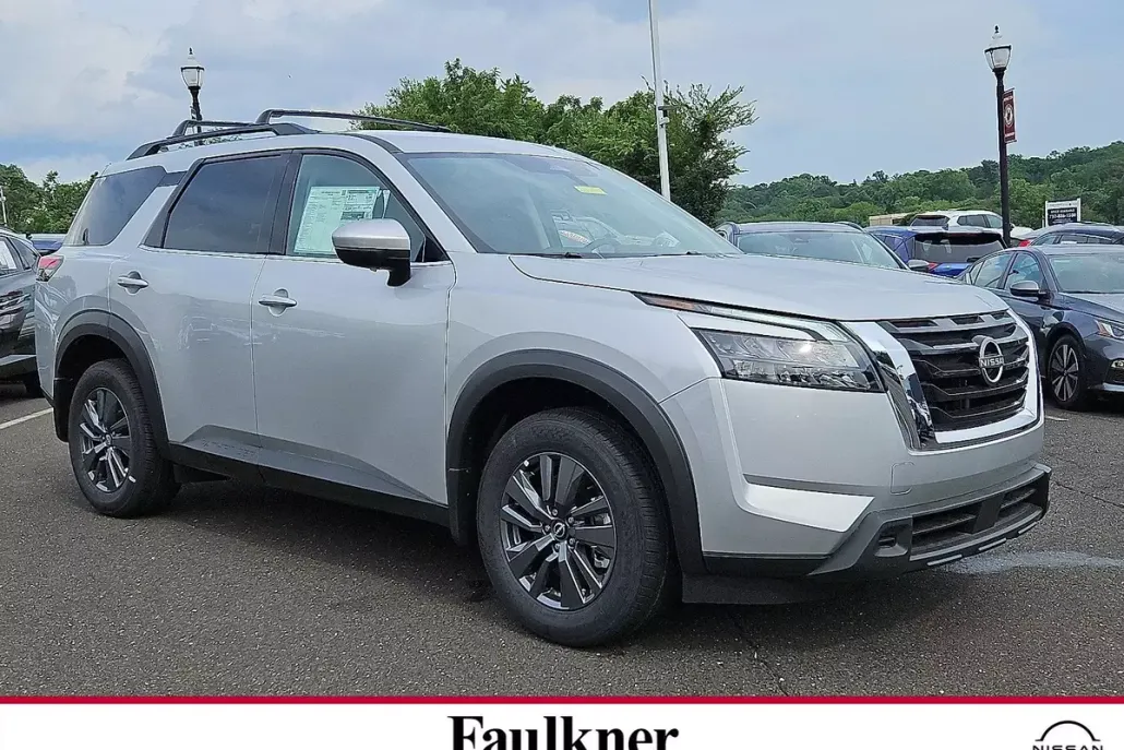 2025 Nissan Pathfinder SV photo 1