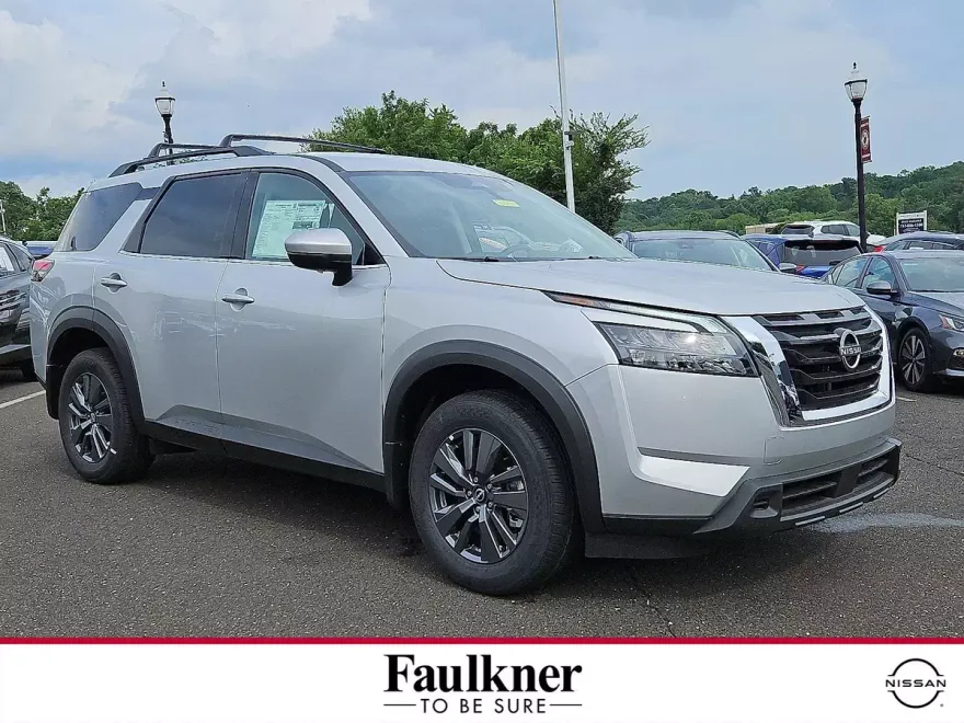 2025 Nissan Pathfinder SV photo 1