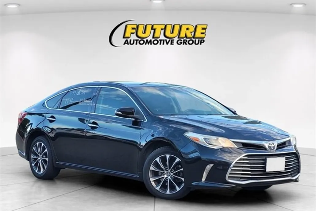 2016 Toyota Avalon photo 1
