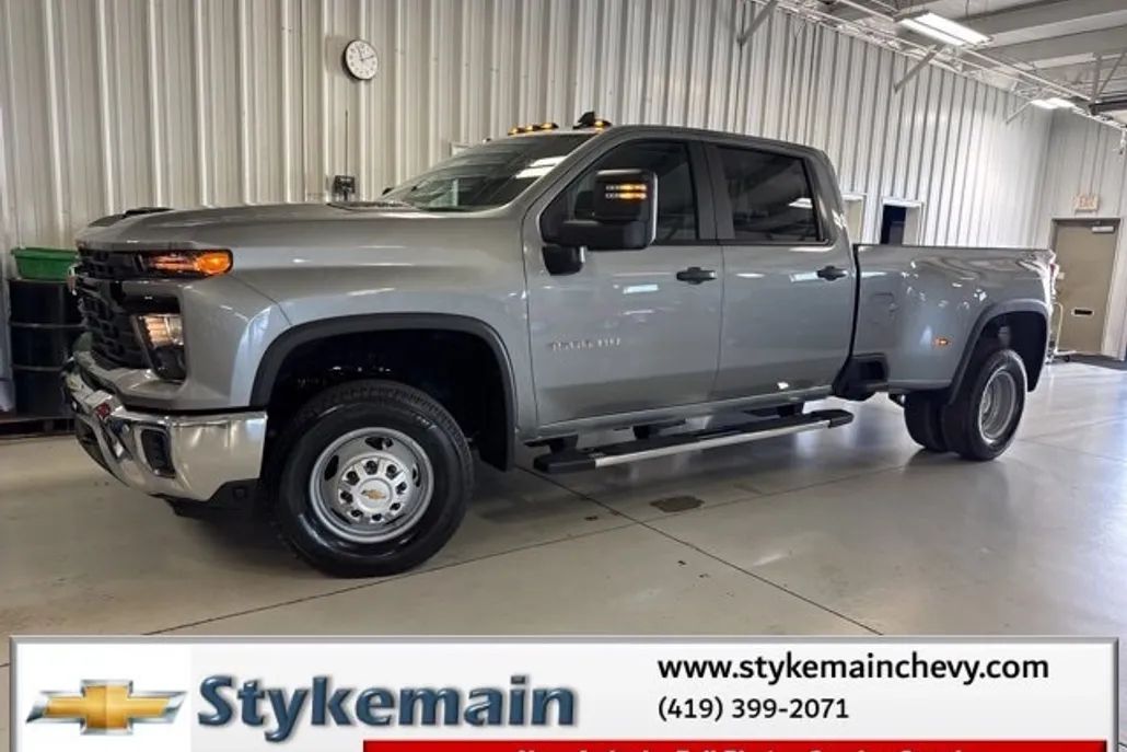 2026 Chevrolet Silverado 3500HD Work Truck photo 1