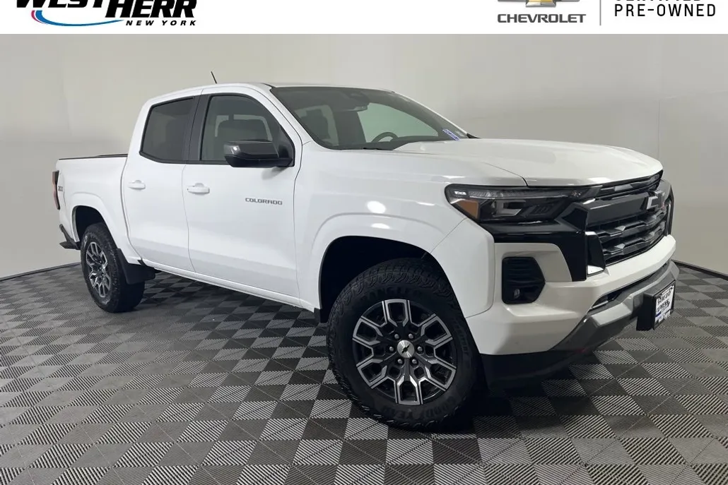 2025 Chevrolet Colorado Z71 photo 1