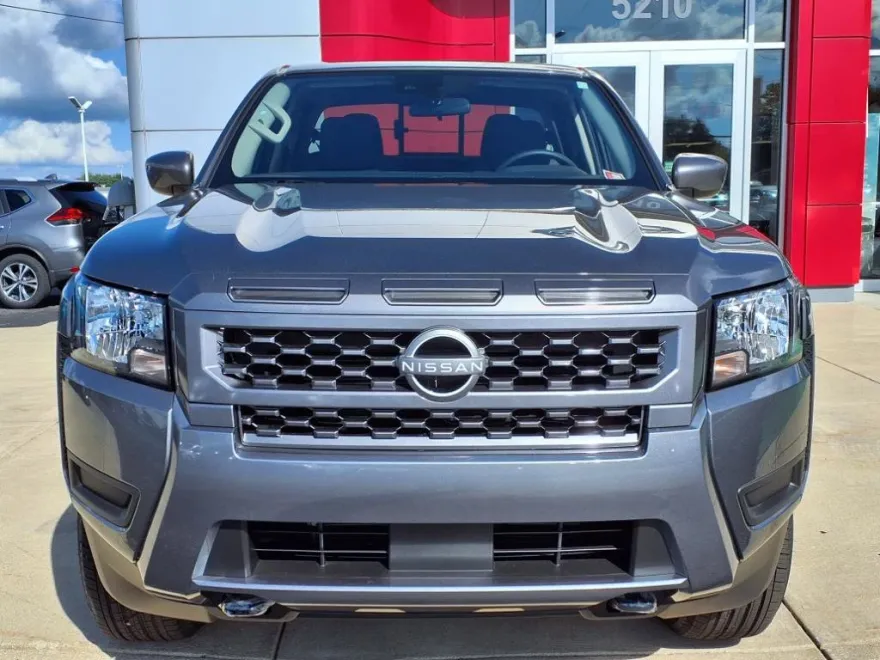 2025 Nissan Frontier SV Crew Cab photo 1