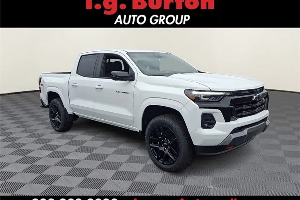 2025 Chevrolet Colorado Z71 photo 1
