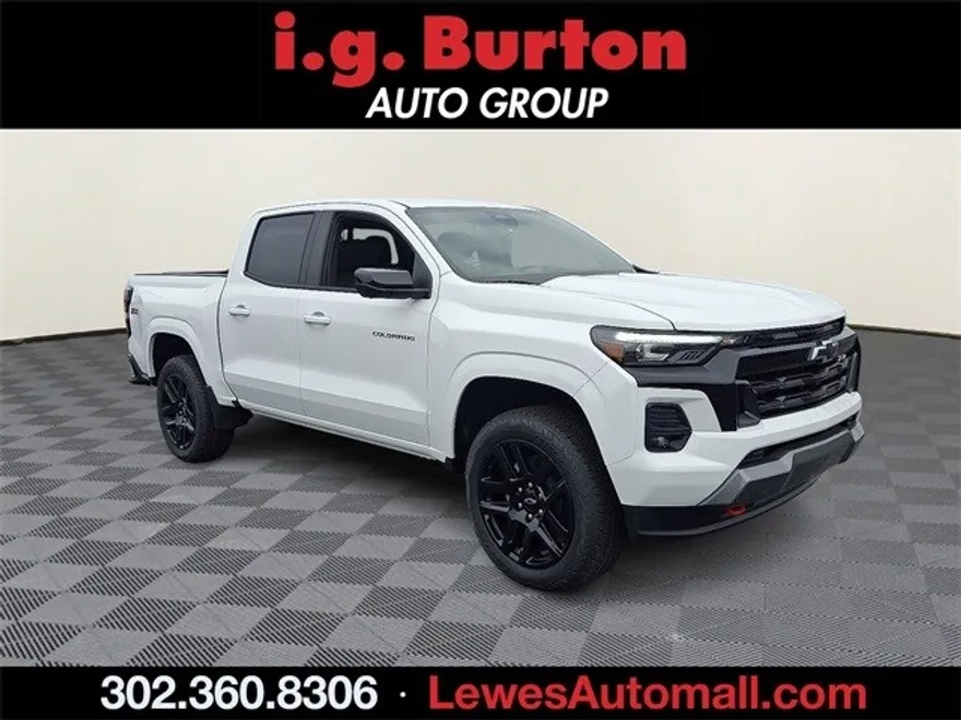 2025 Chevrolet Colorado Z71 photo 1