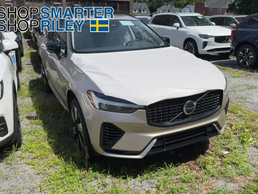 2025 Volvo XC60 Hybrid T8 Plus photo 1