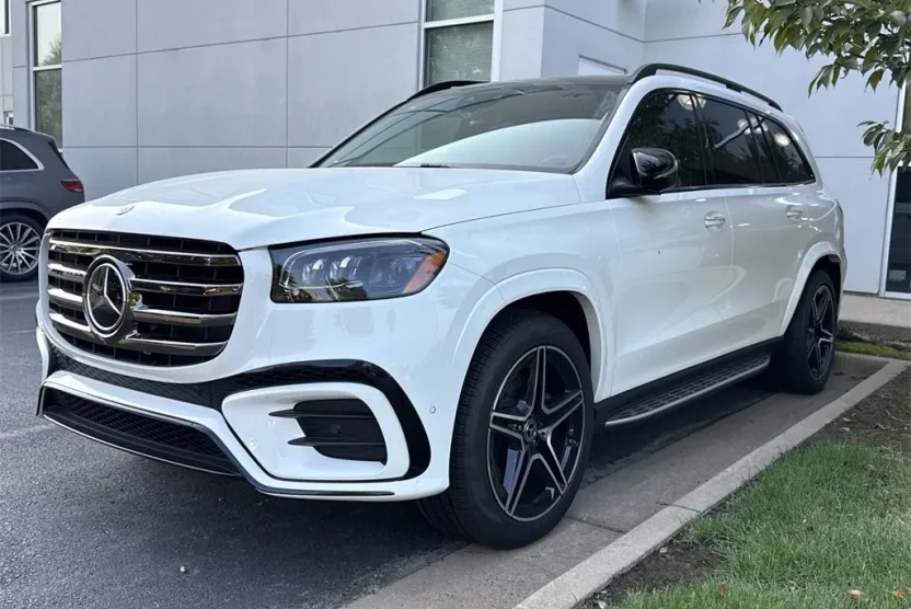 2025 Mercedes Benz GLS 450 4MATIC photo 1