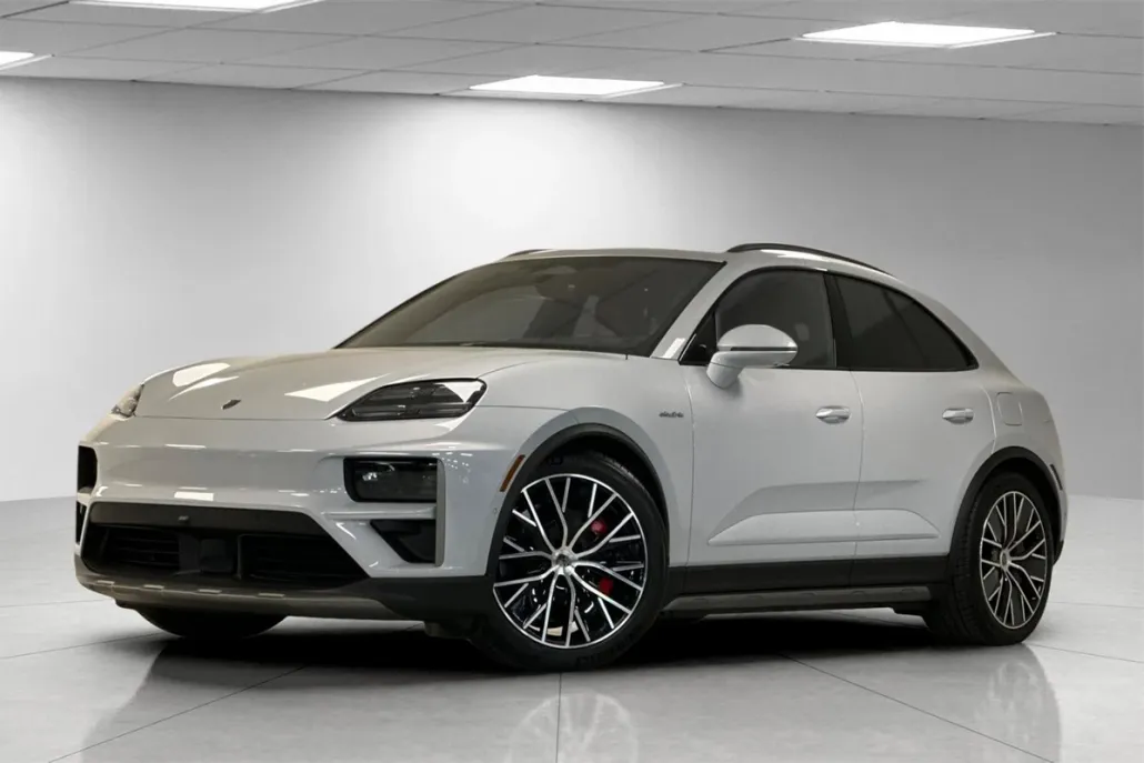 2025 Porsche Macan Turbo Electric photo 1