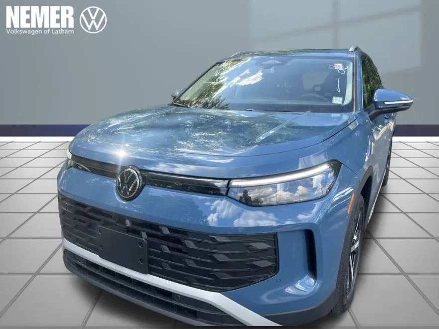 2025 Volkswagen Tiguan SE photo 1