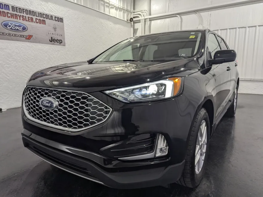 2024 Ford Edge SEL photo 1
