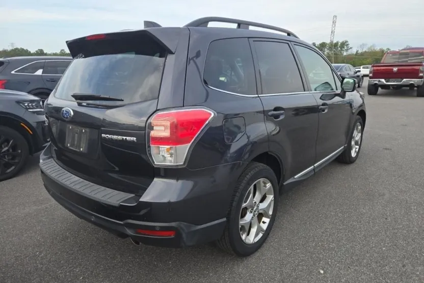 2018 Subaru Forester 2.5i Touring photo 1