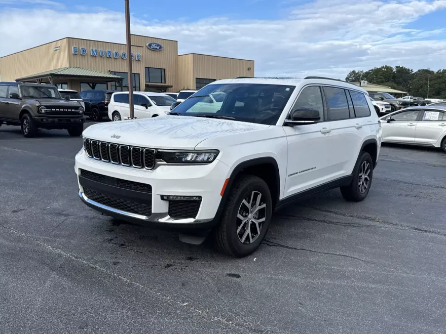 2024 Jeep Grand Cherokee Limited photo 1