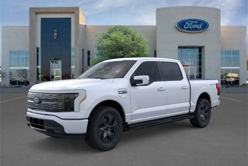 2025 Ford F-150 Lightning Lariat photo 1