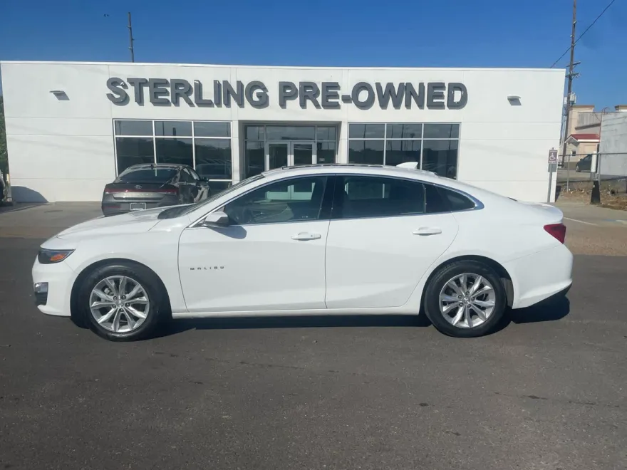 2024 Chevrolet Malibu 1LT photo 1