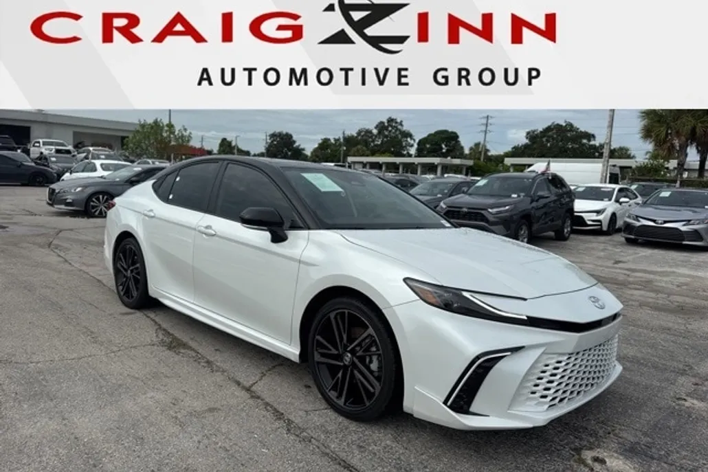 2025 Toyota Camry LE photo 1