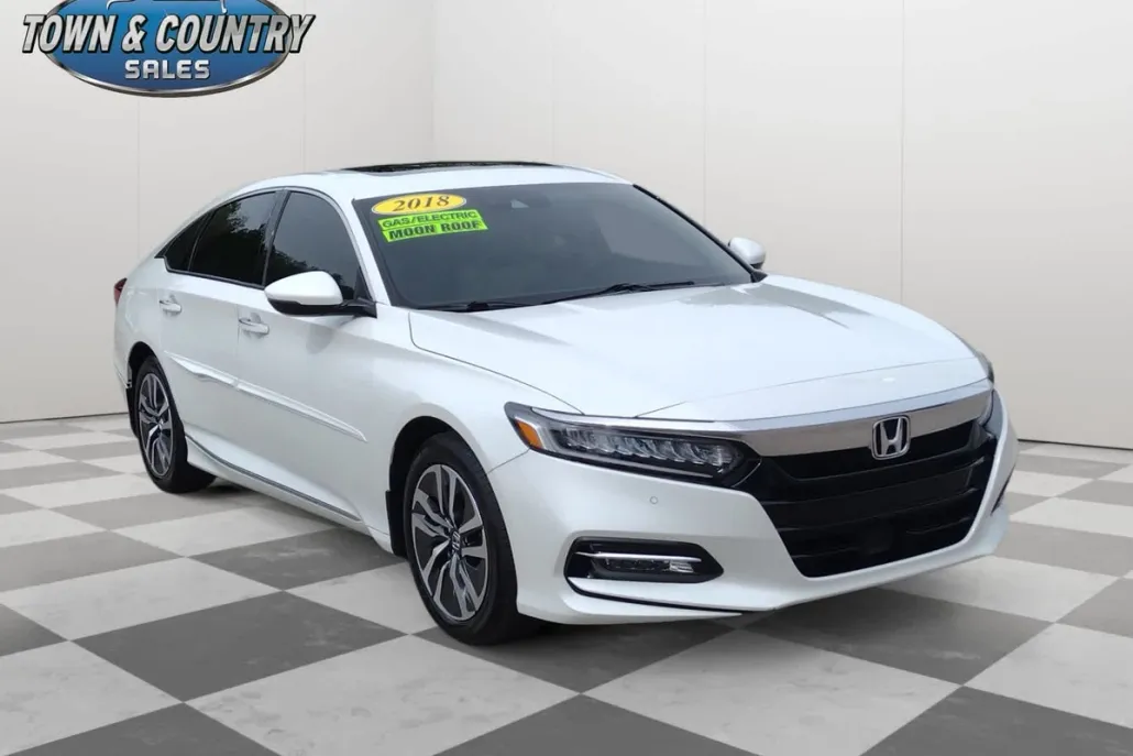 2018 Honda Accord Hybrid Touring photo 1