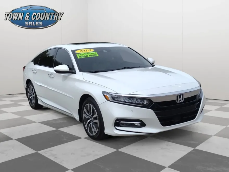 2018 Honda Accord Hybrid Touring photo 1