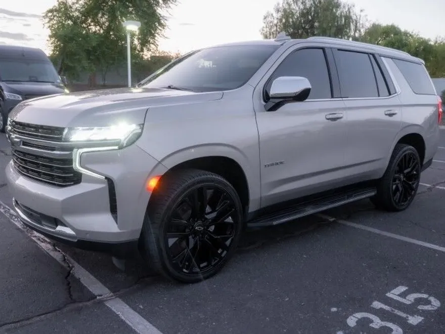 2022 Chevrolet Tahoe LT photo 1