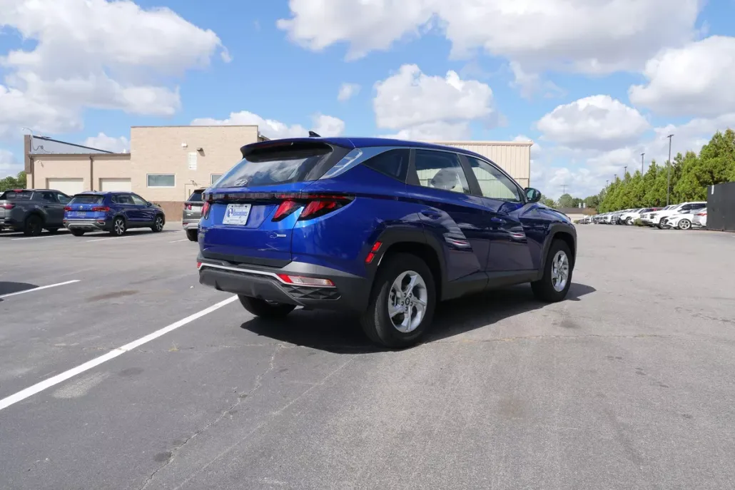 2023 Hyundai Tucson SE photo 1