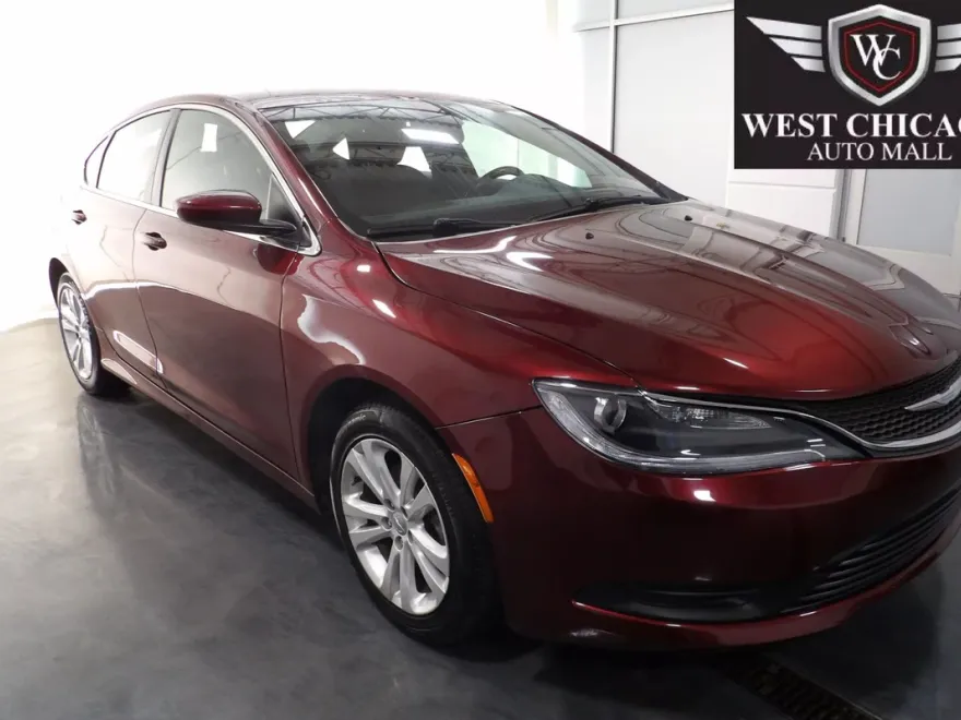 2016 Chrysler 200 LX photo 1