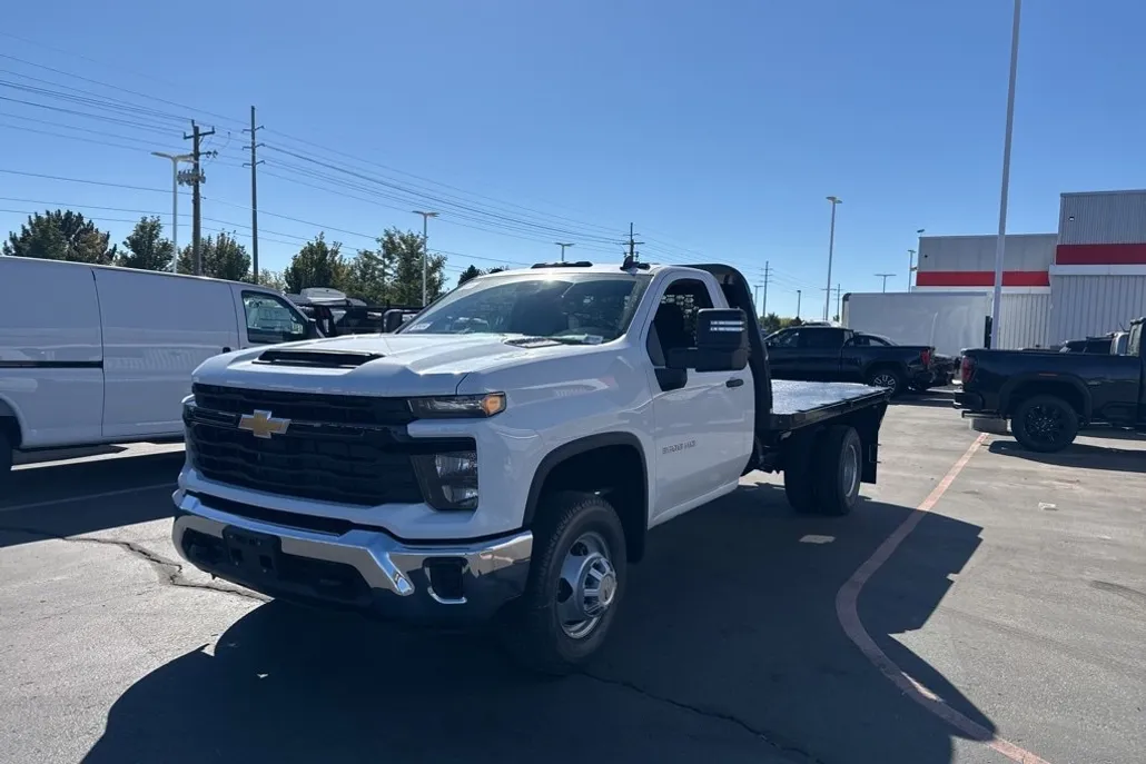 2025 Chevrolet Silverado 3500HD Work Truck photo 1