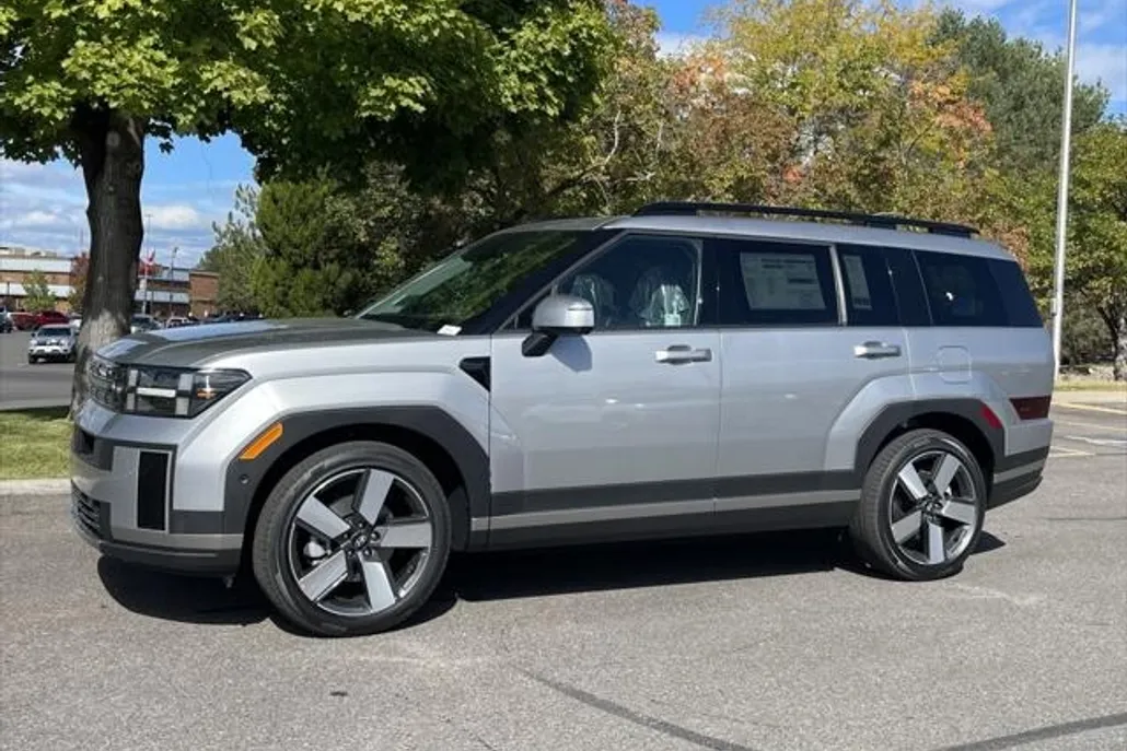 2025 Hyundai Santa Fe photo 1