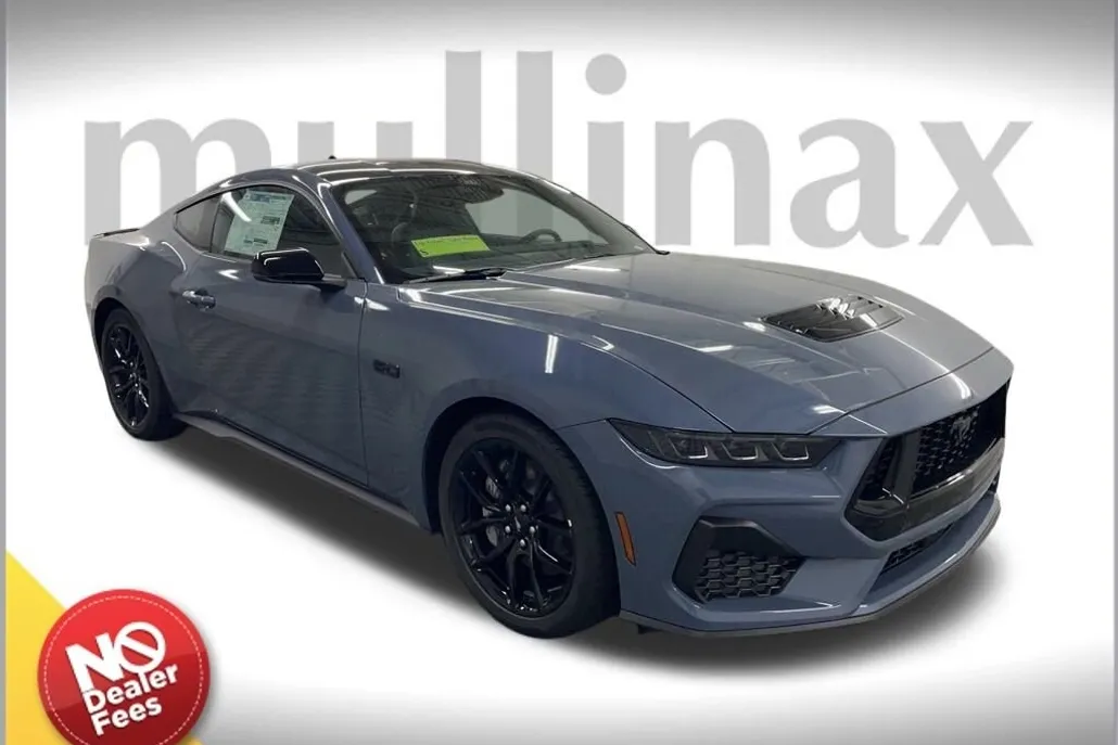 2025 Ford Mustang GT photo 1