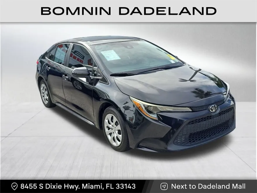 2022 Toyota Corolla LE photo 1
