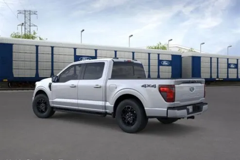 2025 Ford F-150 XLT photo 3