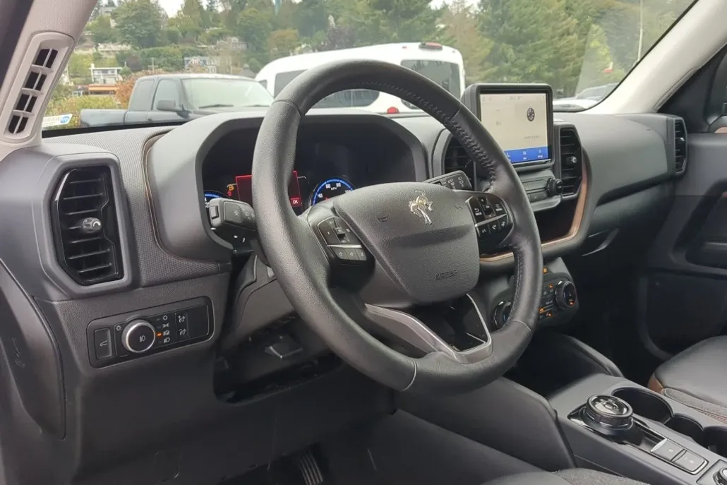 2023 Ford Bronco Sport Outer Banks photo 1