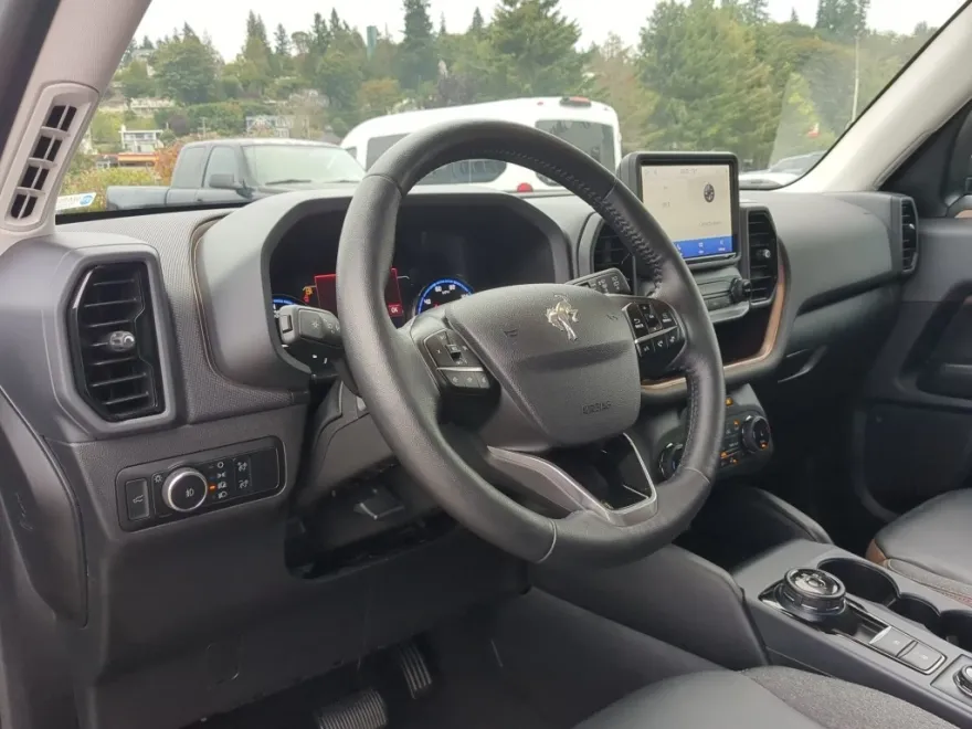 2023 Ford Bronco Sport Outer Banks photo 1