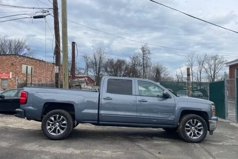 2015 Chevrolet Silverado 1500 LT photo 1
