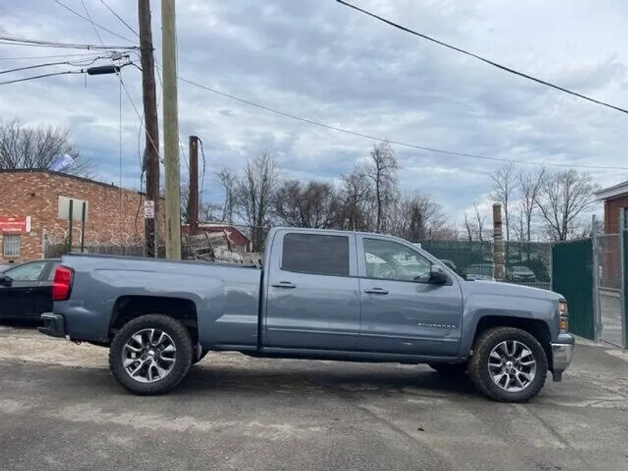 2015 Chevrolet Silverado 1500 LT photo 1