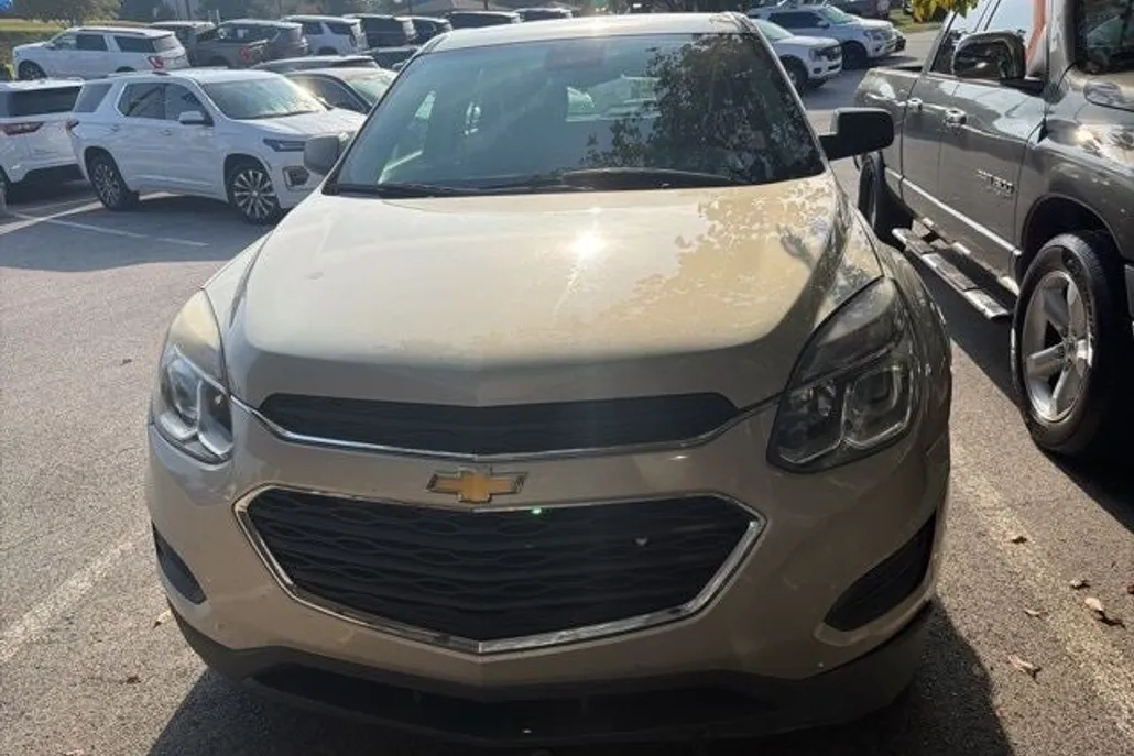 2016 Chevrolet Equinox LS photo 1