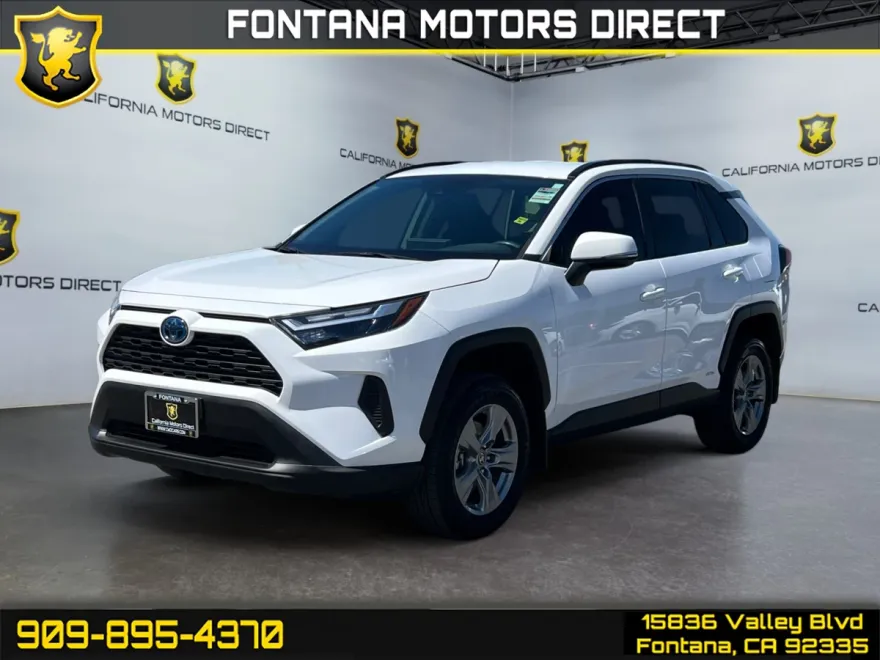 2024 Toyota RAV4 LE photo 1