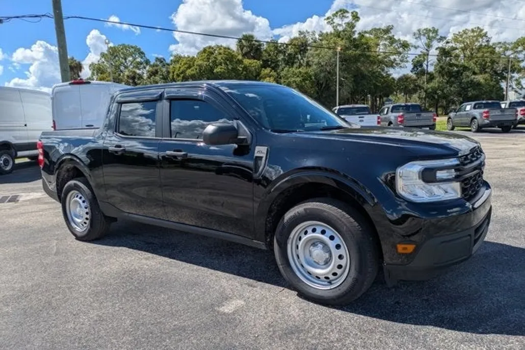 2024 Ford Maverick XL photo 1